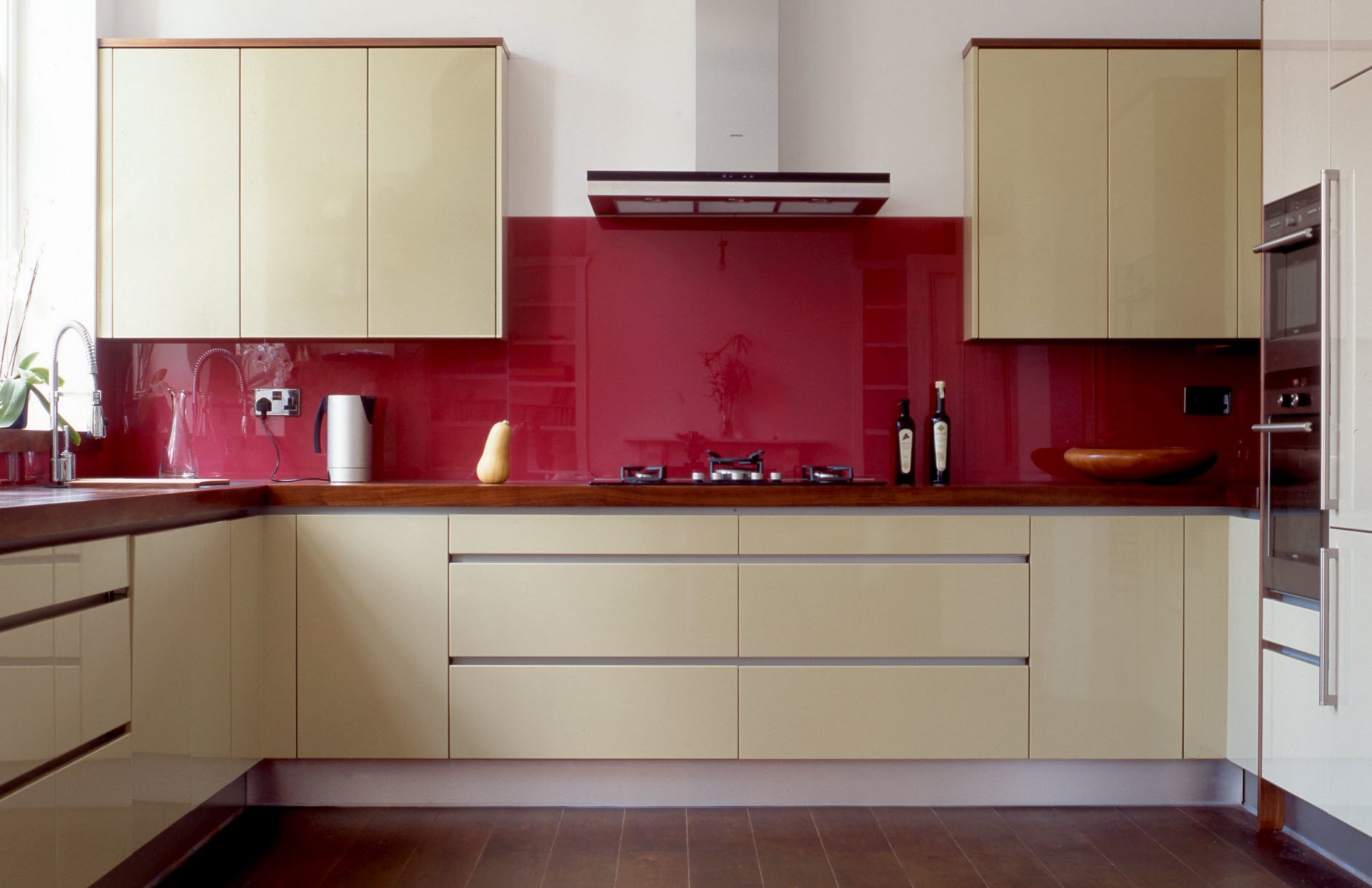 Kitchen and Bathroom Glass Splashbacks